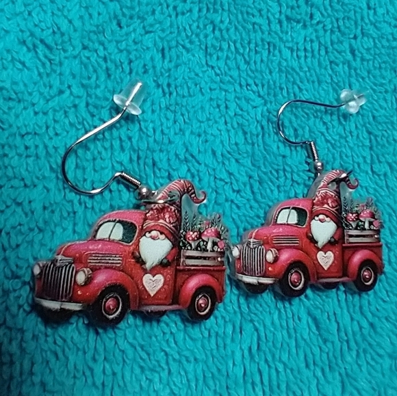 Cute Santa in red truck Christmas wire dangle earrings - Picture 3 of 3